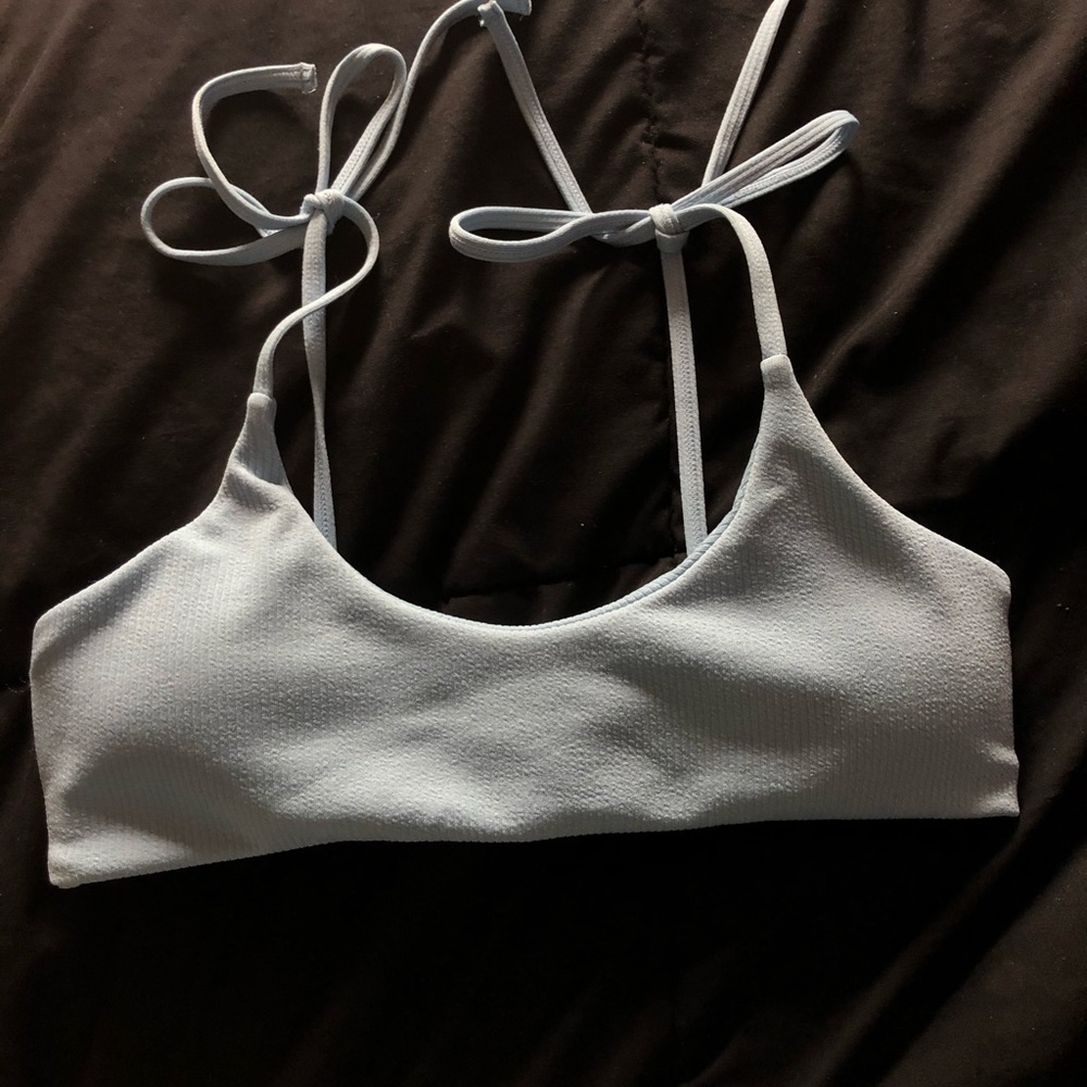 NWOT Light blue bikini top